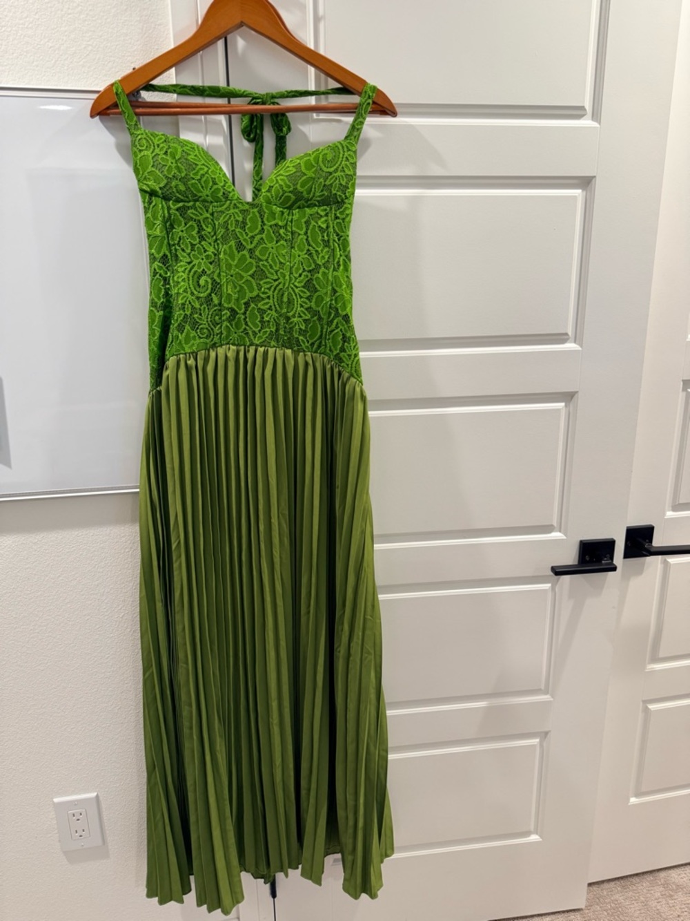 Green Lace Bodice Pleated Maxi Dress